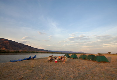 Mana Island Trail Safari Mana Pools National Park UNESCO Zambezi River canoe Zimbabwe